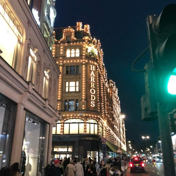 Meet your Posher. - Picture 2 of 7